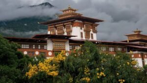Bhutan Unveils World’s First Gold-Backed Digital Nomad Visa on Solana